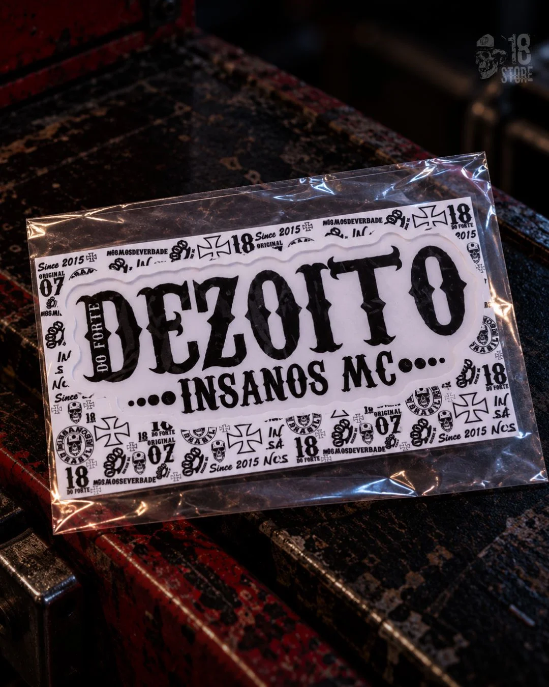 Adesivo